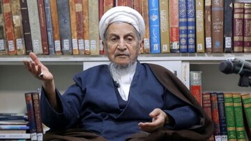 حضور برخی اعضای حزب مردم سالاری بر سر مزار آیت‌الله صانعی + عکس ها