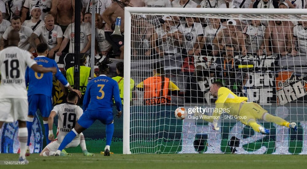 آینتراختفرانکفورت فاتح لیگ اروپا شد/عکس