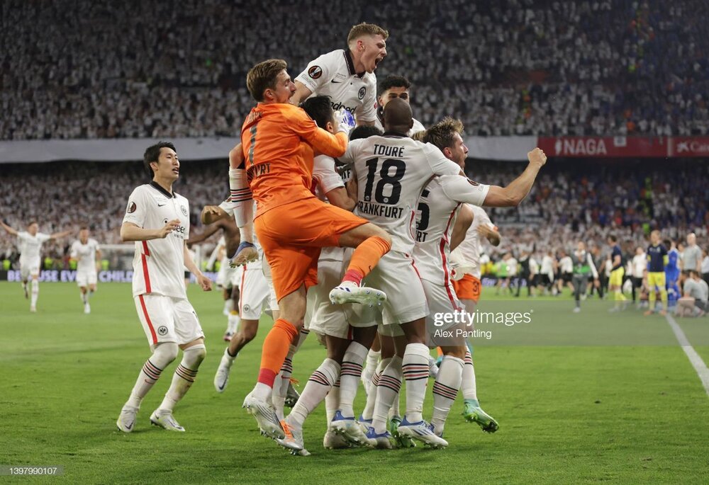 آینتراختفرانکفورت فاتح لیگ اروپا شد/عکس