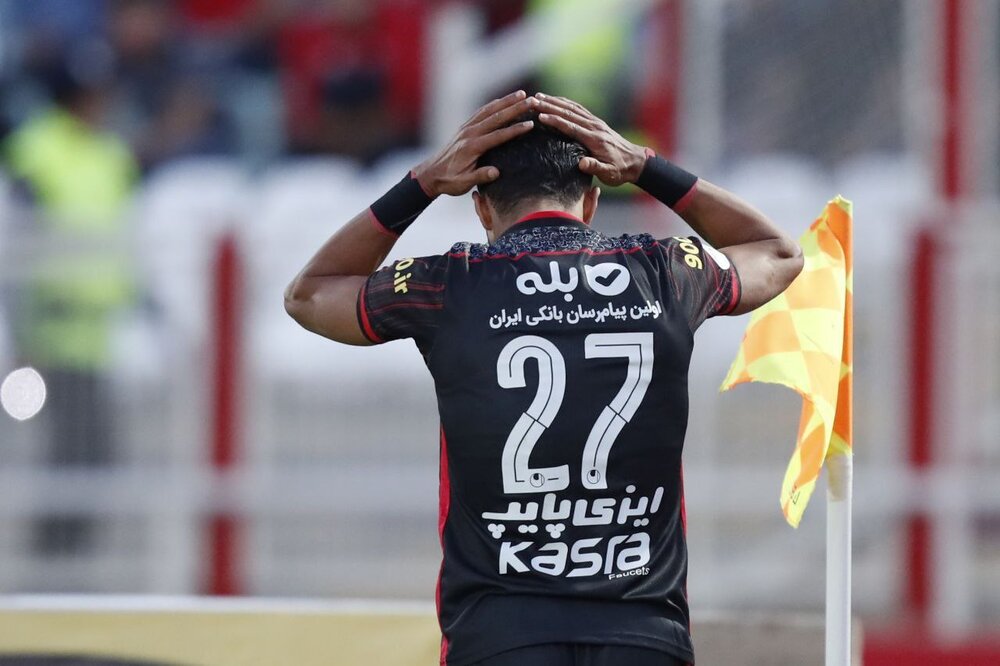 تصاویر باورنکردنی از اتفاقات بازی تراکتور و پرسپولیس