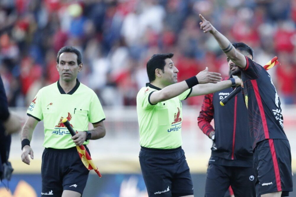 تصاویر باورنکردنی از اتفاقات بازی تراکتور و پرسپولیس