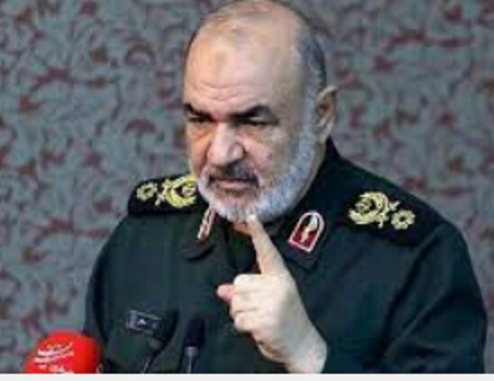 فرمانده کل سپاه : دشمن افول کرده و به غروب نزدیک شده / هر روز بخشی از سیاست دشمن در قبرستان ناکامی دفن می‌شود