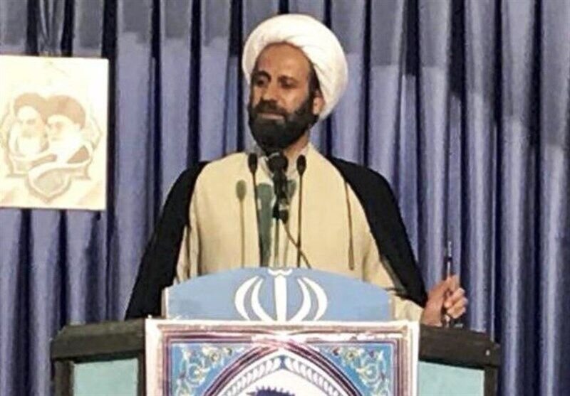 امام‌جمعه موقت خرم‌آباد: کشت گیاهان مخدر از جنبه‌های شرعی و امنیتی زیان‌بار است و نباید صرفاً از زاویه کسب درآمد و تولیدات دارویی به آن نگاه کرد