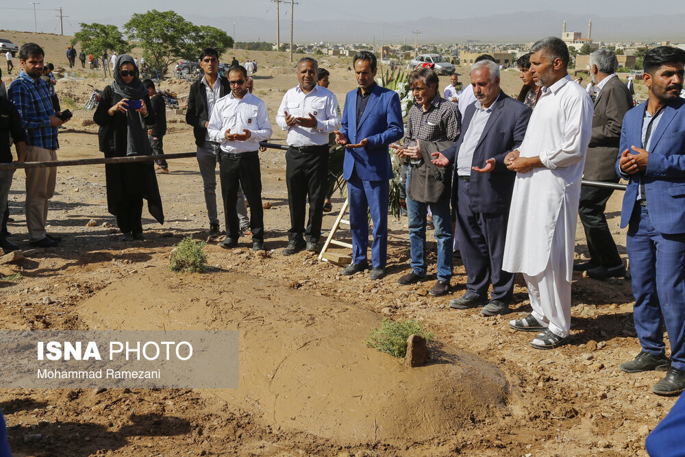 تشییع و خاکسپاری پیکر عثمان محمدپرست/ عکس