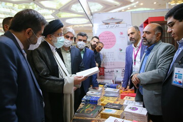 بازدید از سی و سومین نمایشگاه بین المللی کتاب تهران