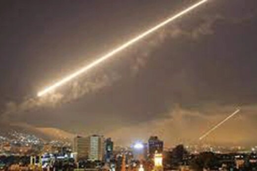 ببینید | لحظاتی از مقابله پدافند سوریه با اهداف متخاصم در آسمان دمشق