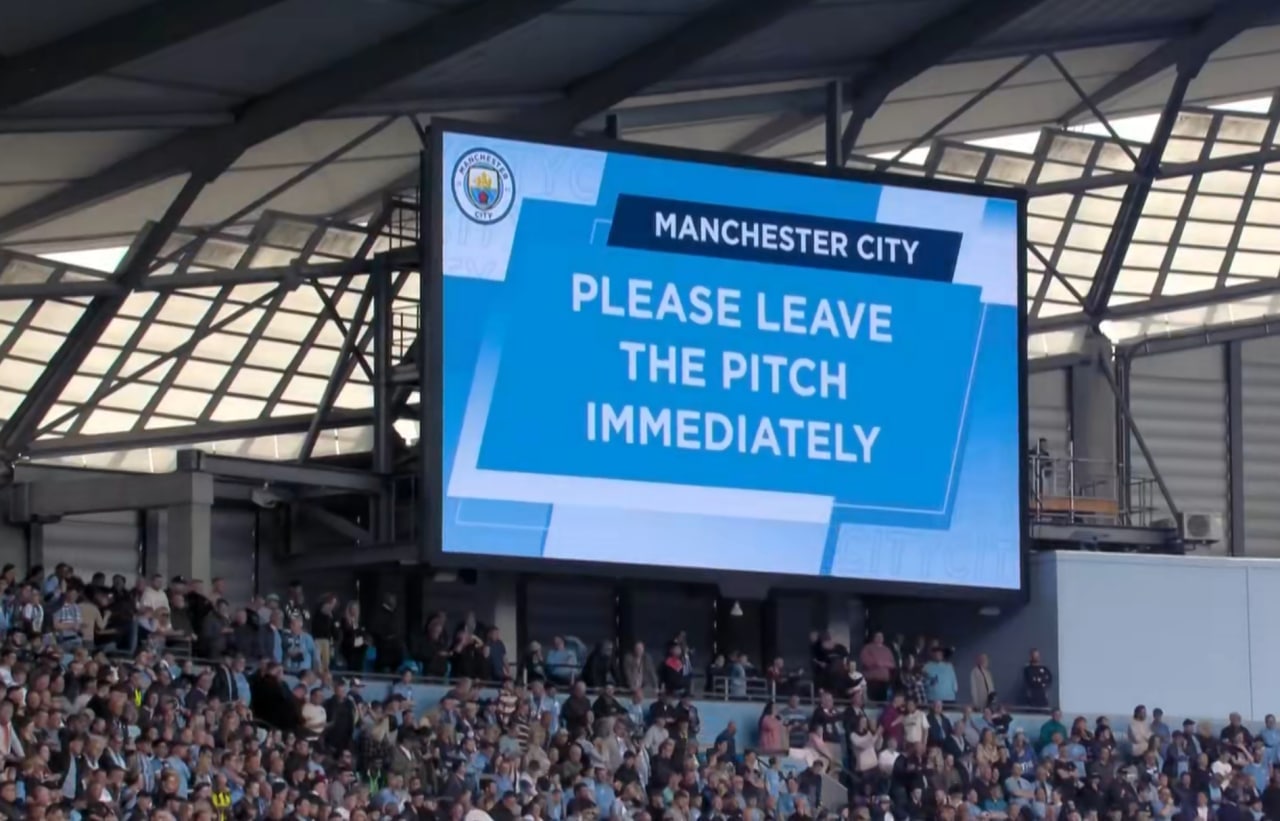 هواداران سیتی جشن قهرمانی را به هم ریختند!/عکس