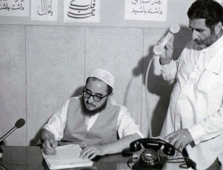 دادگاههای انقلاب و حکم اعدام شاه