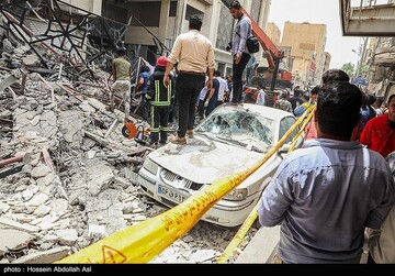 ریزش ساختمان ۱۰ طبقه متروپل در آبادان