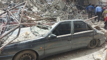 مالک اصلی ساختمان متروپل در محل حادثه فوت کرد/ رئیس جمعیت هلال احمر: شمار جانباختگان حادثه متروپل آبادان به ۱۱ نفر رسید