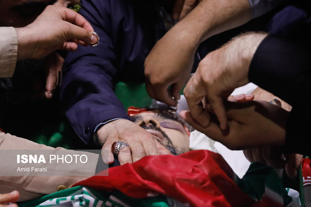 اولین تصاویر از پیکر شهید صیاد خدایی در معراج شهدا