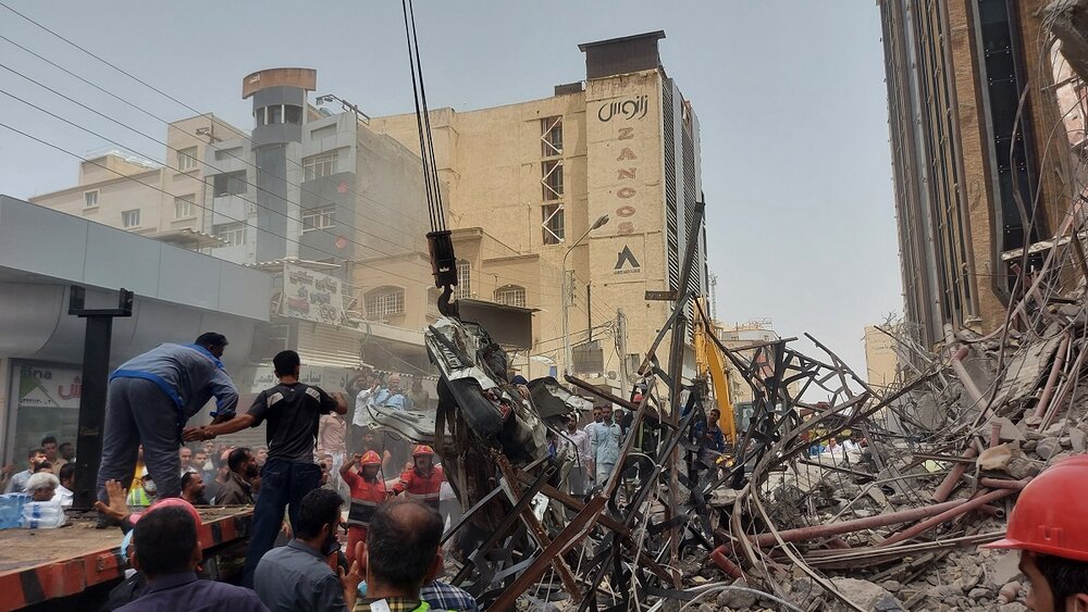 گزارش تصویری اختصاصی خبرآنلاین از عمق حادثه متروپل آبادان