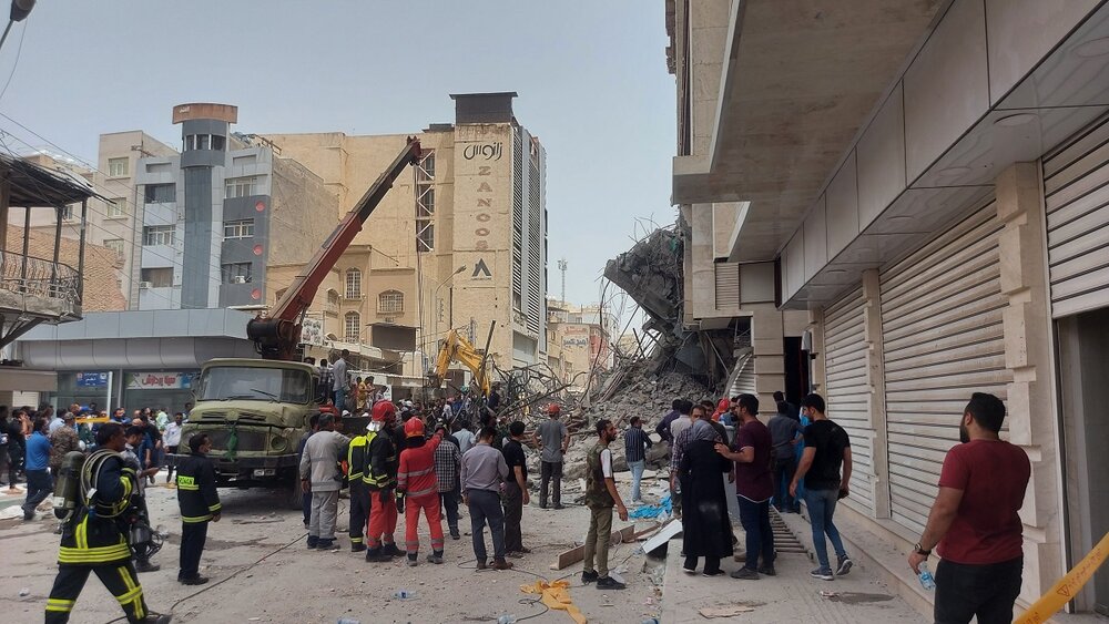 گزارش تصویری اختصاصی خبرآنلاین از عمق حادثه متروپل آبادان