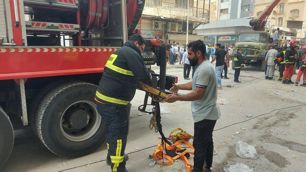 گزارش تصویری اختصاصی خبرآنلاین از عمق حادثه متروپل آبادان
