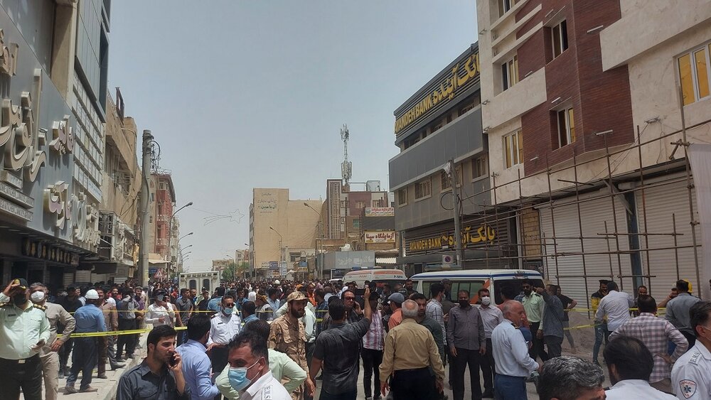 گزارش تصویری اختصاصی خبرآنلاین از عمق حادثه متروپل آبادان