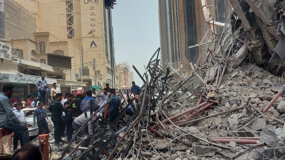 گزارش تصویری اختصاصی خبرآنلاین از عمق حادثه متروپل آبادان