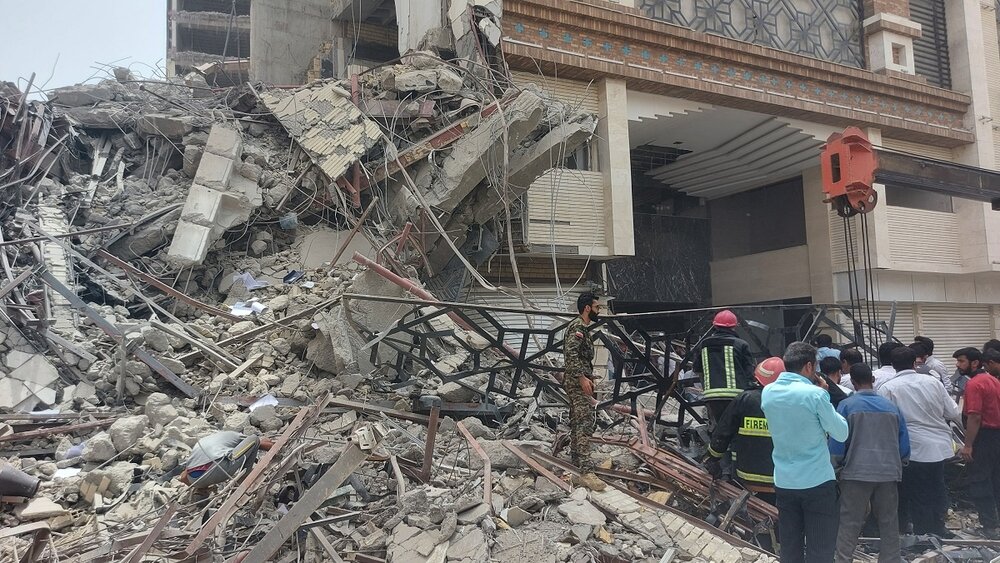 گزارش تصویری اختصاصی خبرآنلاین از عمق حادثه متروپل آبادان