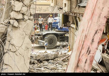 آواربرداری ساختمان مترو پل آبادان