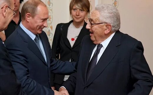 پیشنهاد کیسینجر برای پایان جنگ اوکراین با دادن امتیاز ارضی به روسیه