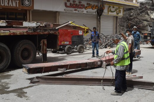 سومین روز آواربرداری از متروپل آبادان/۱۶ نفر کشته شدند/ احتمال زنده بودن افراد داخل زیر زمین وجود دارد