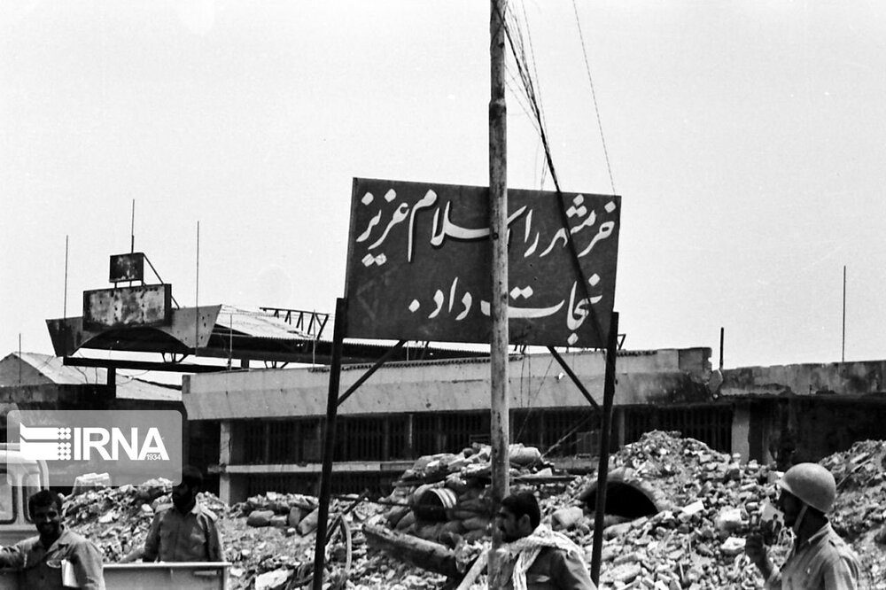  نقش آیت‌الله خامنه‌ای در عملیات آزادسازی خرمشهر به روایت سرلشکر صفوی