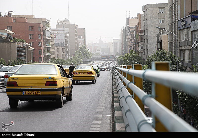  نیمه غربی و جنوبی تهران خاکستری شد/ رگبار و رعد و برق در ارتفاعات