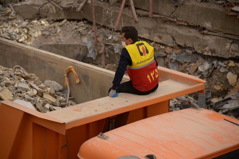 5700341 - تصاویر | گزارش اختصاصی خبرآنلاین از آواربرداری ساختمان متروپل در آبادان