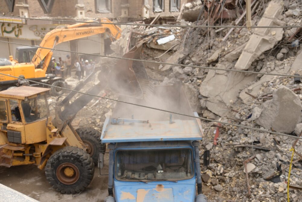 5700348 - تصاویر | گزارش اختصاصی خبرآنلاین از آواربرداری ساختمان متروپل در آبادان