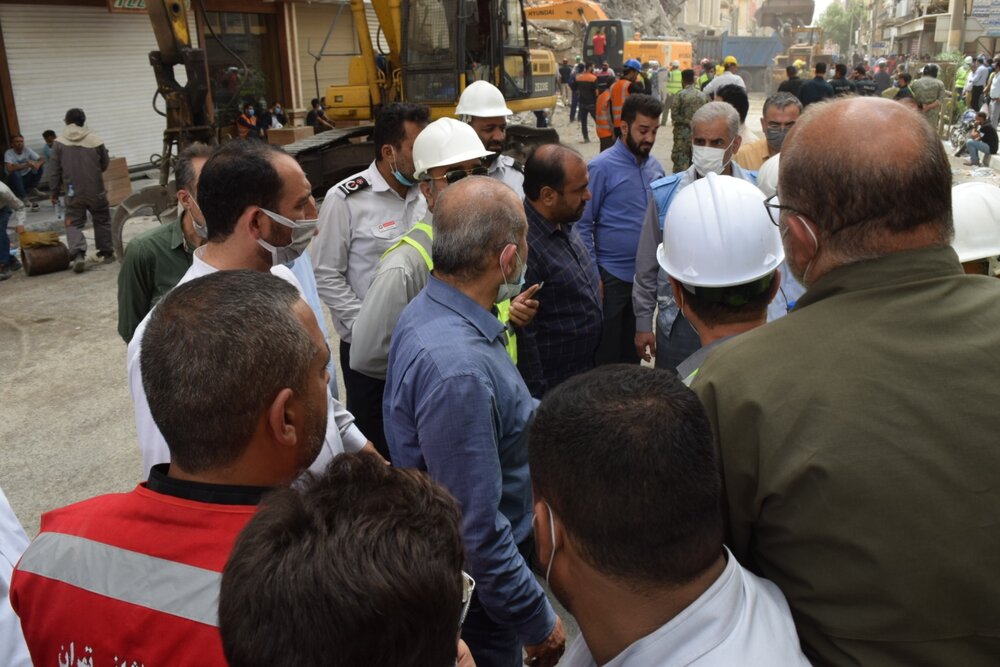 تصاویر | بازدید وزیر کشور از ساختمان متروپل آبادان