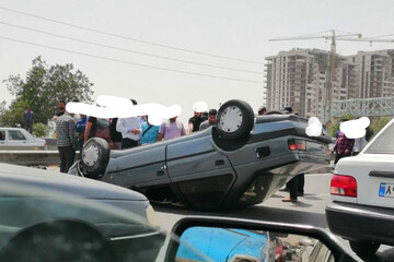 عکس | واژگونی پژو ۴۰۵ در بزرگراه بابایی تهران