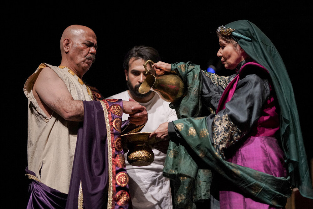 رحیم نوروزی قبل از آغاز تعطیلی سالنهای تئاتر روی صحنه میرود