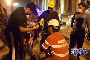 روایت کوتاه ورزشکار – آتشنشان قهرمان از آواربرداری در آبادان روایت کوتاه ورزشکار – آتشنشان قهرمان از آواربرداری در آبادان