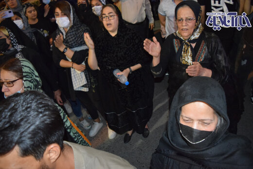 تصاویر | عزاداری مردم آبادان برای جان باختگان متروپل