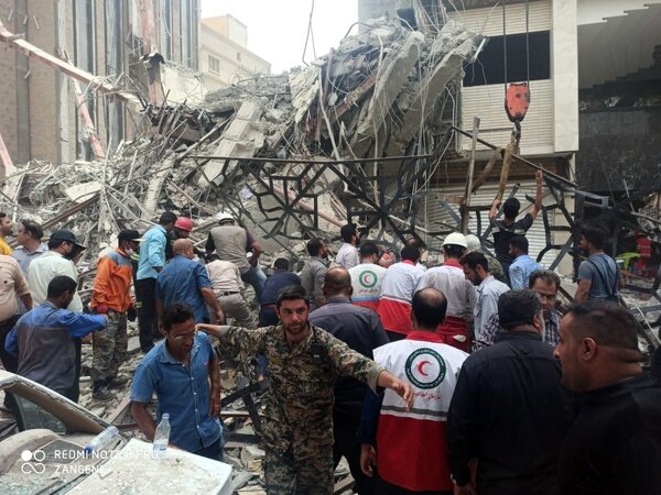 جلسه فوق العاده برگزار شد / ۴ فرمان رئیسی درباره ریزش برج «متروپل» آبادان