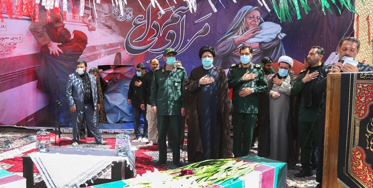 حضور رئیسی در مراسم تشییع ۲ شهید گمنام