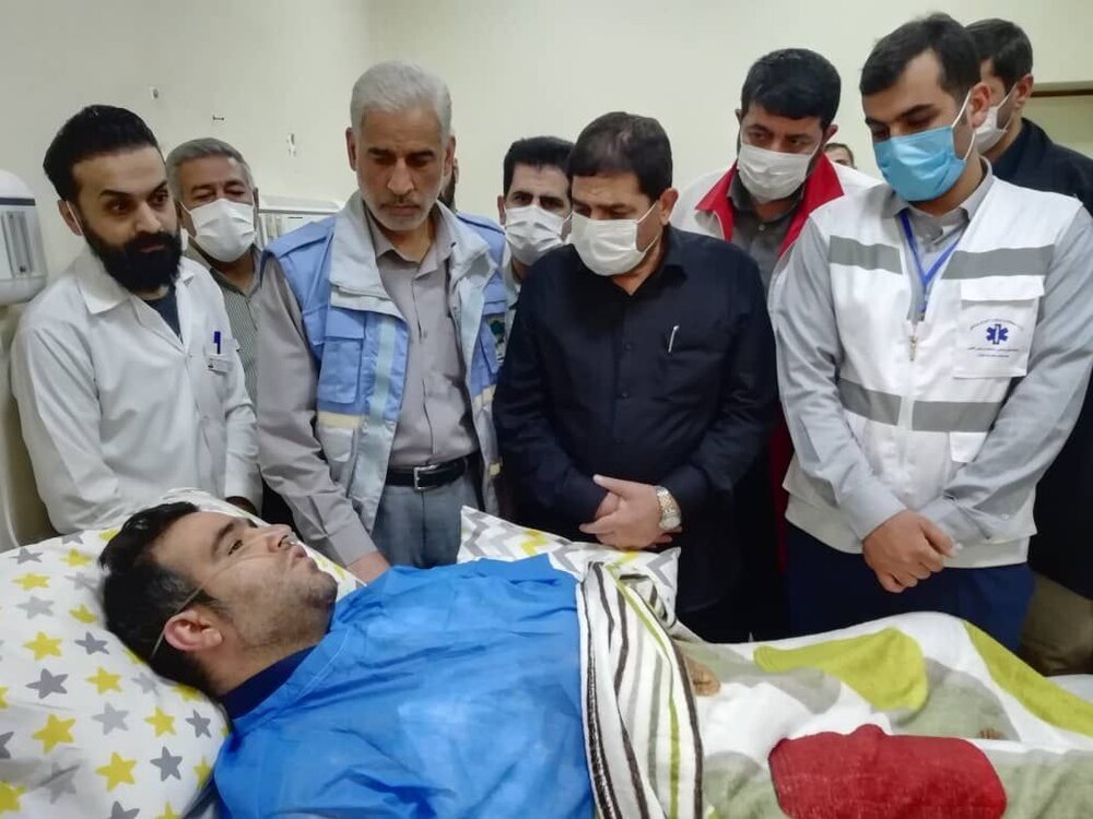 عیادت مخبر از مجروحان حادثه «متروپل»