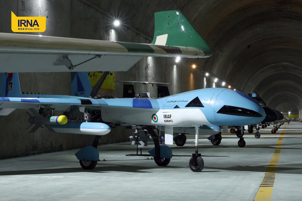 فرمانده کل ارتش : ارتقای توان رزمی ، به هیچ وجه ، توقفپذیر نیست