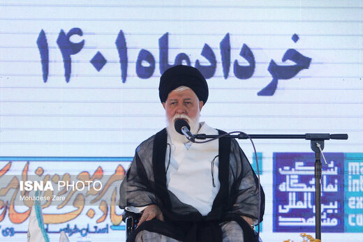 علم‌الهدی: فسق و فجور فضای جامعه را در بر گرفته / متجاهر به گناه به خدا اعلام جنگ کرده است