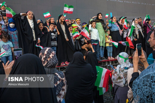 بشیر حسینی: «سلام فرمانده»، سرود ملی دهه نودی هاست / مردم برای اجرا آمدند «آزادی» و حاجت گرفتند