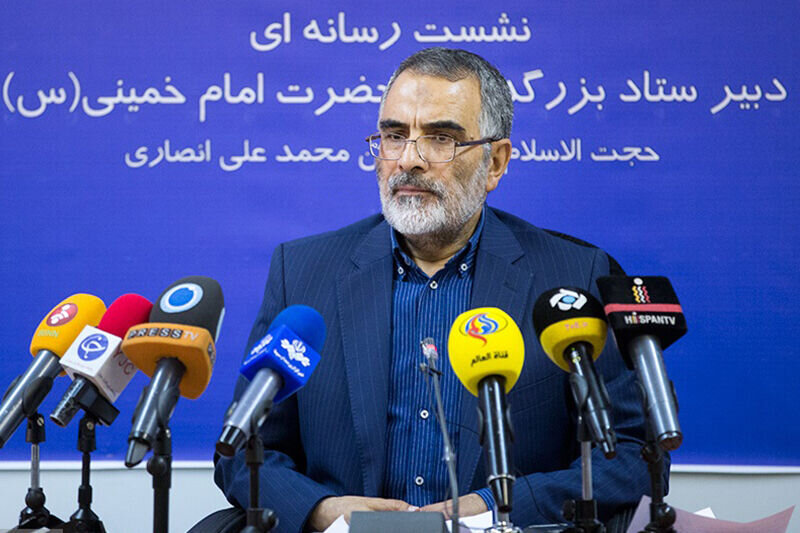 دبیر ستاد مرکزی بزرگداشت امام خمینی(ره) : باید فراتر از احترام برای زائران ایثار کنیم.