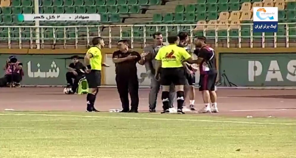 اعتراض قلعهنویی به اخراج عنایتی!/عکس