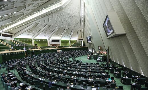 صداوسیما حتی نقدهای نمایندگان مجلس به دولت را سانسور می کند