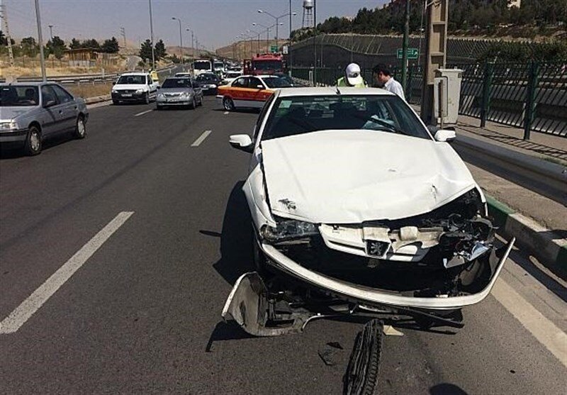 ببینید | له شدن پژو پارس در برخورد با ماشین کره‌ای!