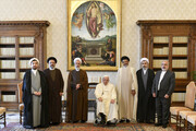 اية الله اعرافي يسلم رسالة من قائد الثورة الاسلامية الى بابا الفاتيكان