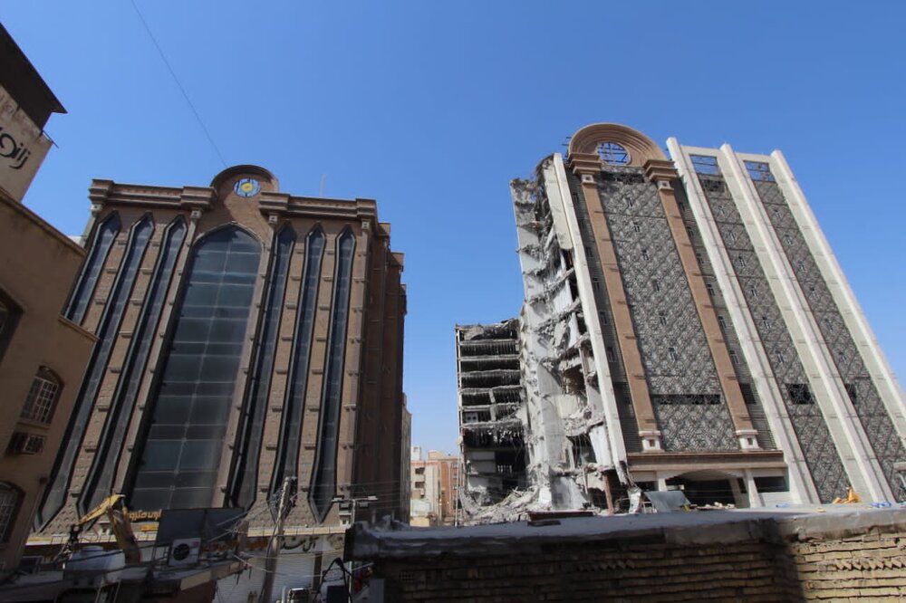 نهمین روز حادثه ریزش ساختمان متروپل آبادان به روایت تصویر