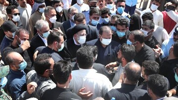 تحمل فشار و سختی نباید فقط ویژه مردم باشد / مسئولان حاضرند حقوق و مزایای خود را کاهش دهند؟