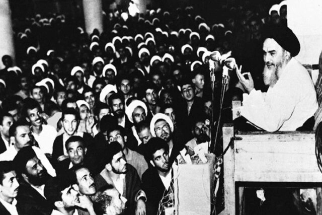 از تمثیل ساواک تا یاران بنیانگذار جمهوری اسلامی / چه کسی اولین بار به آیت الله خمینی ، لقب «امام» داد؟