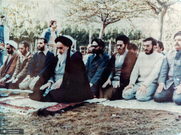 تصاویر-منتشر-نشده-از-حضرت-امام-خمینی-س-.jpg