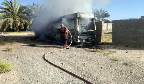 5703529 - آتش‌سوزی کامل یک اتوبوس در جاده مشهد/ عکس