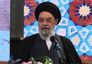 خطیب جمعه اصفهان : روز به روز ، جایگاه رهبر معظم انقلاب برای مردم روشن‌تر می‌شود